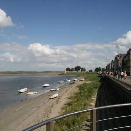 3 Etoiles - Piscine - Ccbaeei