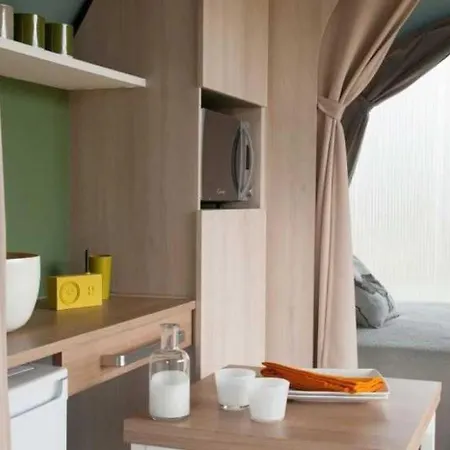 3 Etoiles - Piscine - Ccbaeei