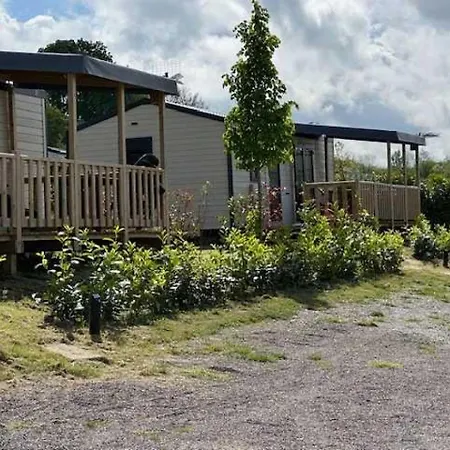 3 Etoiles - Piscine - Ccbaeei *