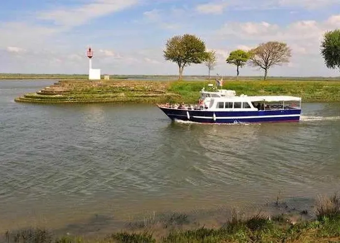 Zecamping 3 Etoiles Chiens Acceptes Animations Piscine Chauffee