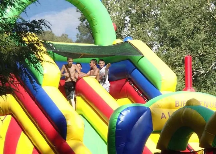 Zecamping 3 Etoiles Chiens Acceptes Animations Piscine Chauffee Campsite 3*